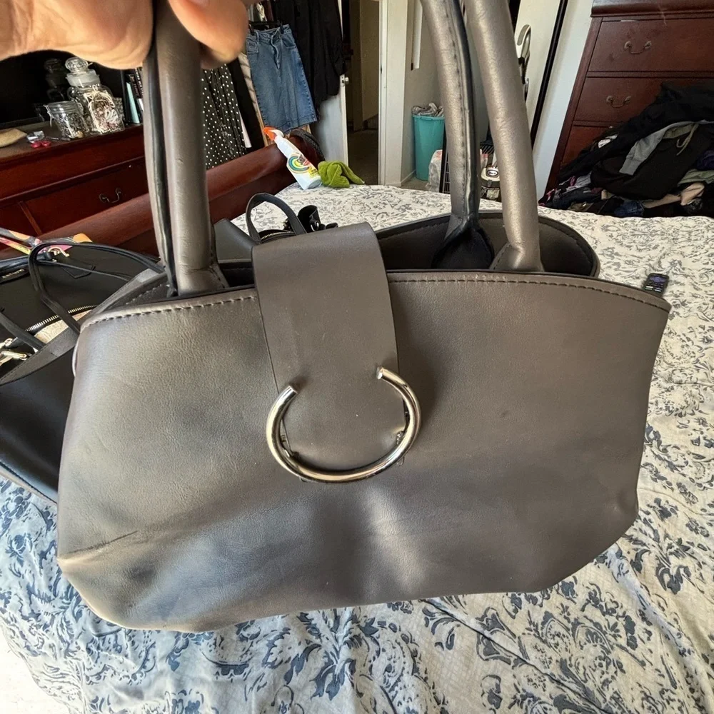 Elegant Gray Leather Handbag